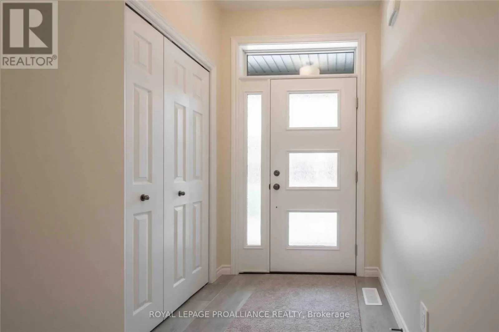 28 Nipigon Street, Belleville, Ontario  K8N 0S8 - Photo 3 - X12220022