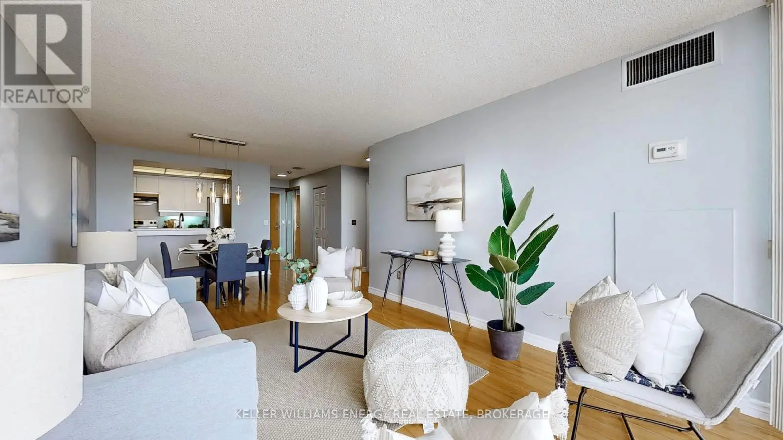 1512 - 7 Concorde Place, Toronto, Ontario  M3C 3N4 - Photo 3 - C12221624