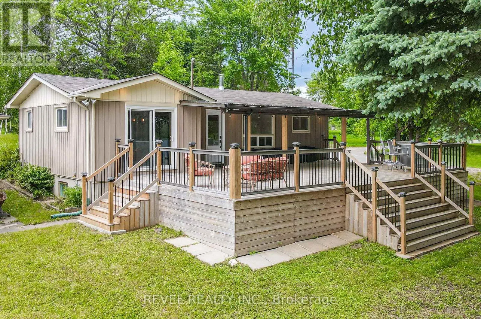 3 Hillside Drive, Kawartha Lakes, Ontario  K0M 2C0 - Photo 1 - X12221689