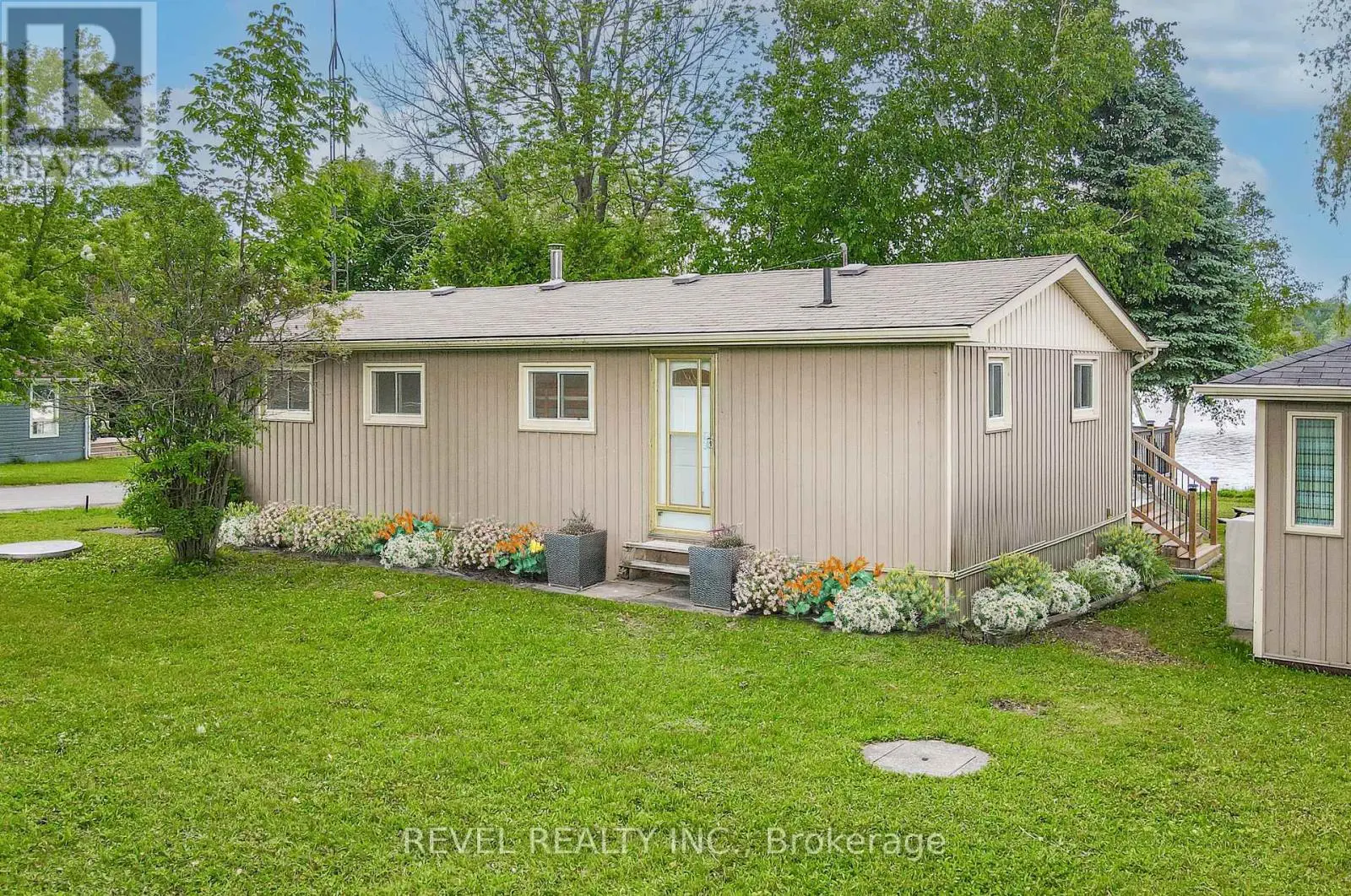 3 Hillside Drive, Kawartha Lakes, Ontario  K0M 2C0 - Photo 2 - X12221689