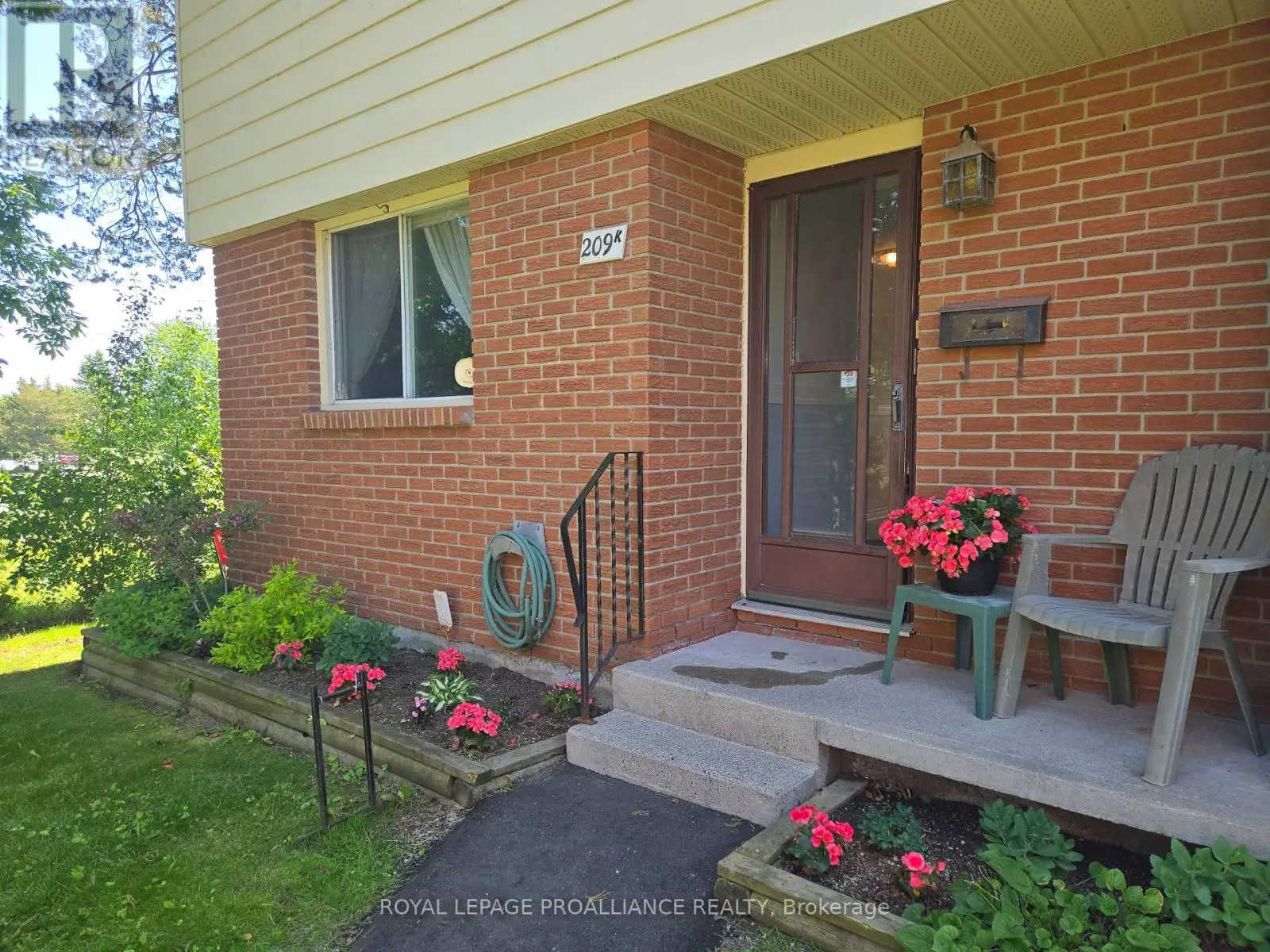 K - 209 North Park Street, Belleville, Ontario  K8P 4T9 - Photo 2 - X11941731