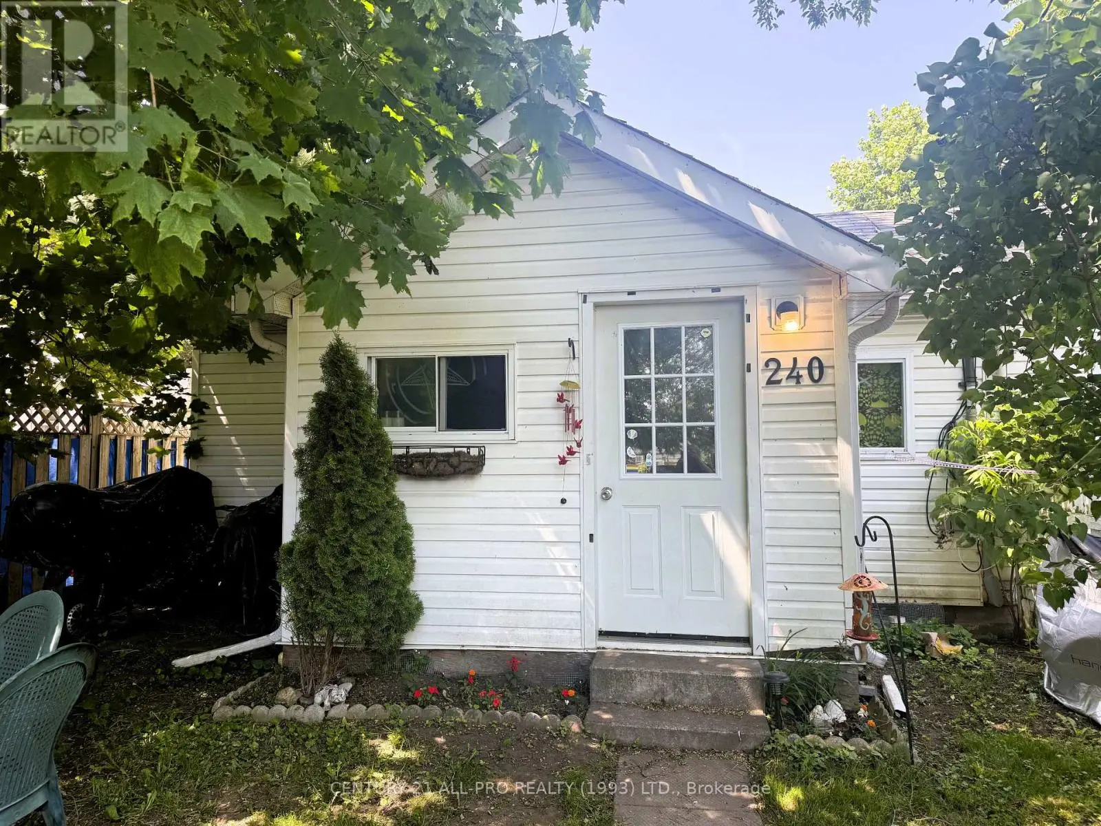 240 University Avenue W, Cobourg, Ontario  K9A 2E9 - Photo 1 - X12204224