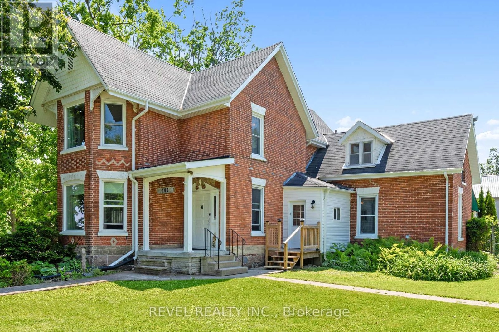 100 Nappadale Street, Kawartha Lakes, Ontario  K0M 2T0 - Photo 2 - X12222456