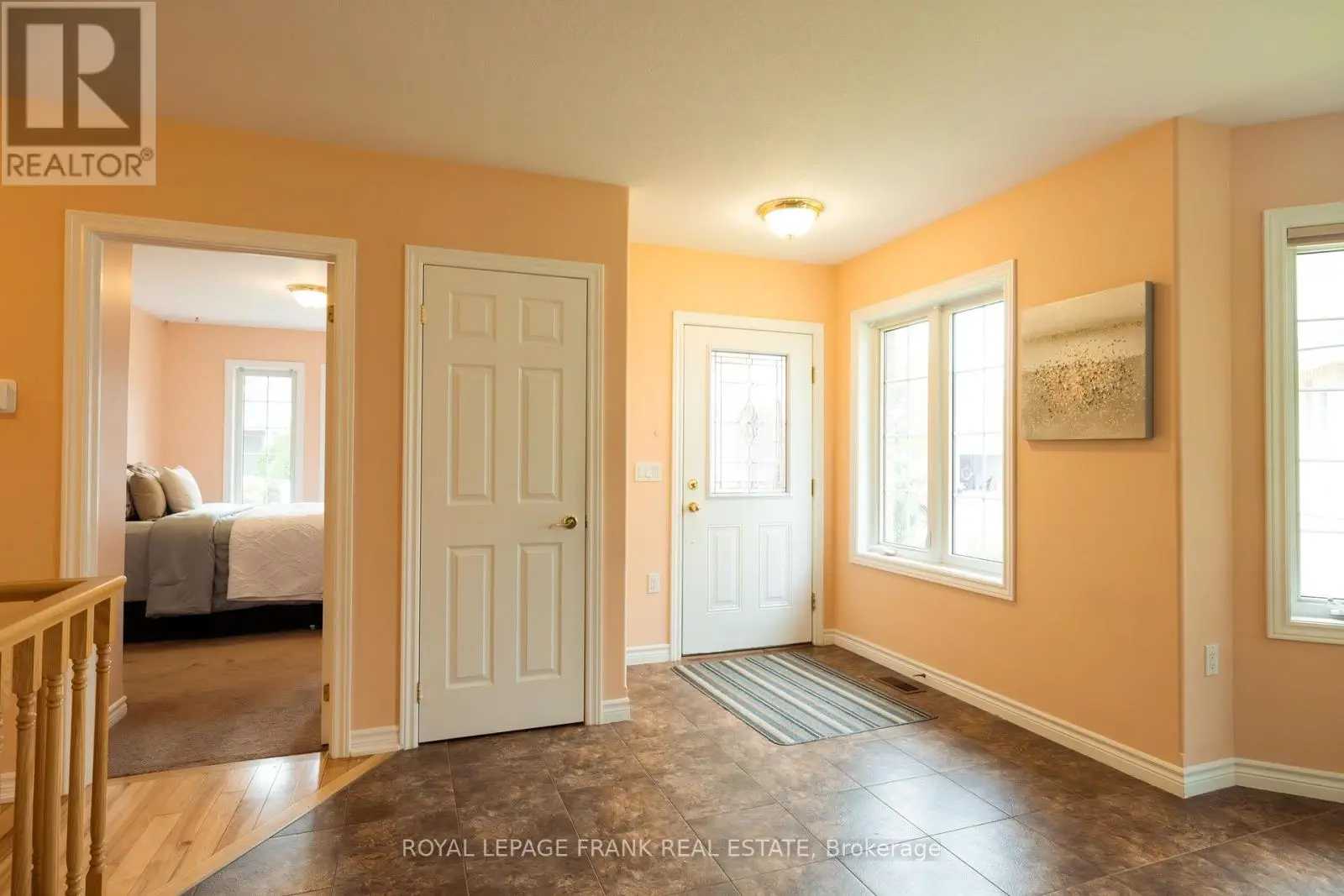 96 Village Crescent, Peterborough West, Ontario  K9J 0A9 - Photo 3 - X12222651