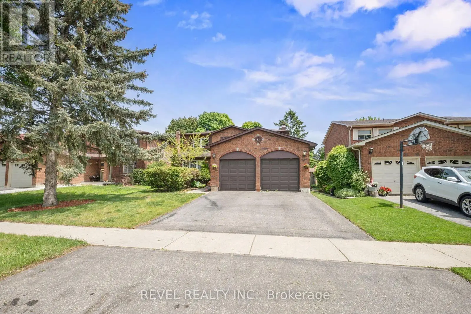 12 Robinson Crescent, Whitby, Ontario  L1N 6W5 - Photo 1 - E12222833