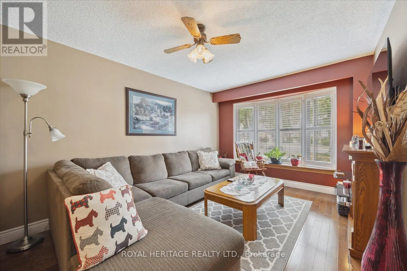 947 Harding Street, Whitby, Ontario  L1N 1Y8 - Photo 3 - E12222884