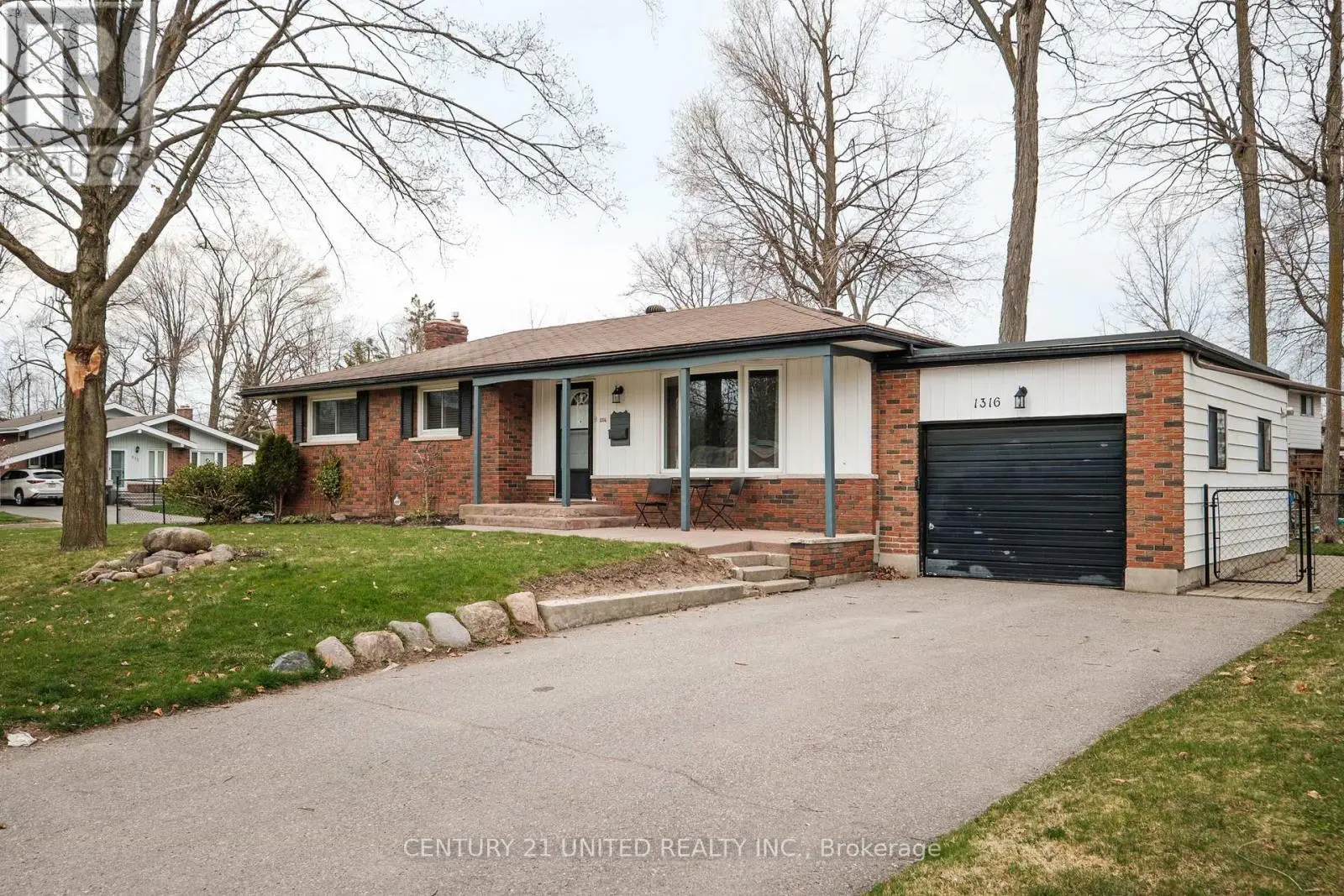 1316 Bathurst Street, Peterborough North, Ontario  K9H 6X9 - Photo 1 - X12222832
