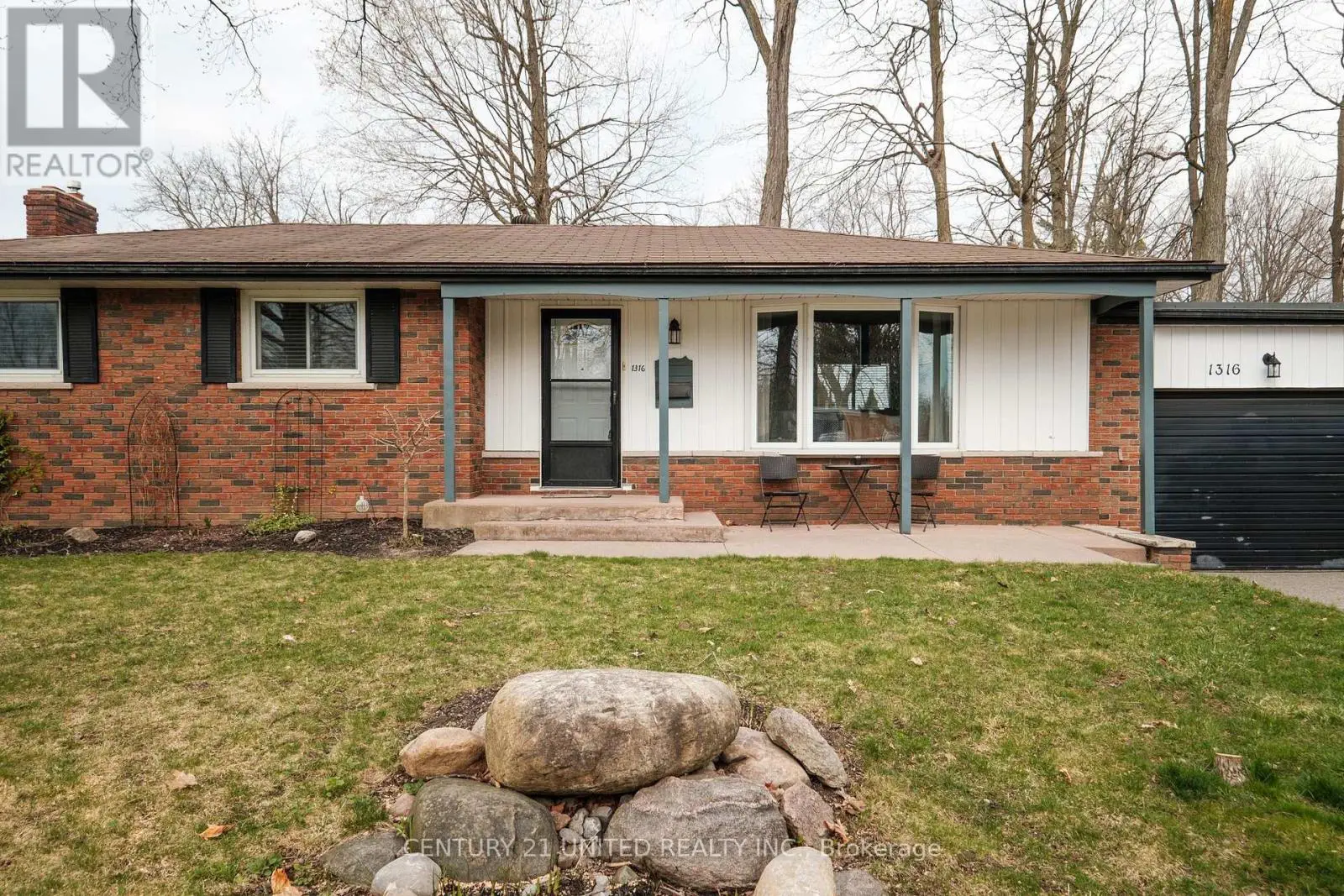 1316 Bathurst Street, Peterborough North, Ontario  K9H 6X9 - Photo 2 - X12222832