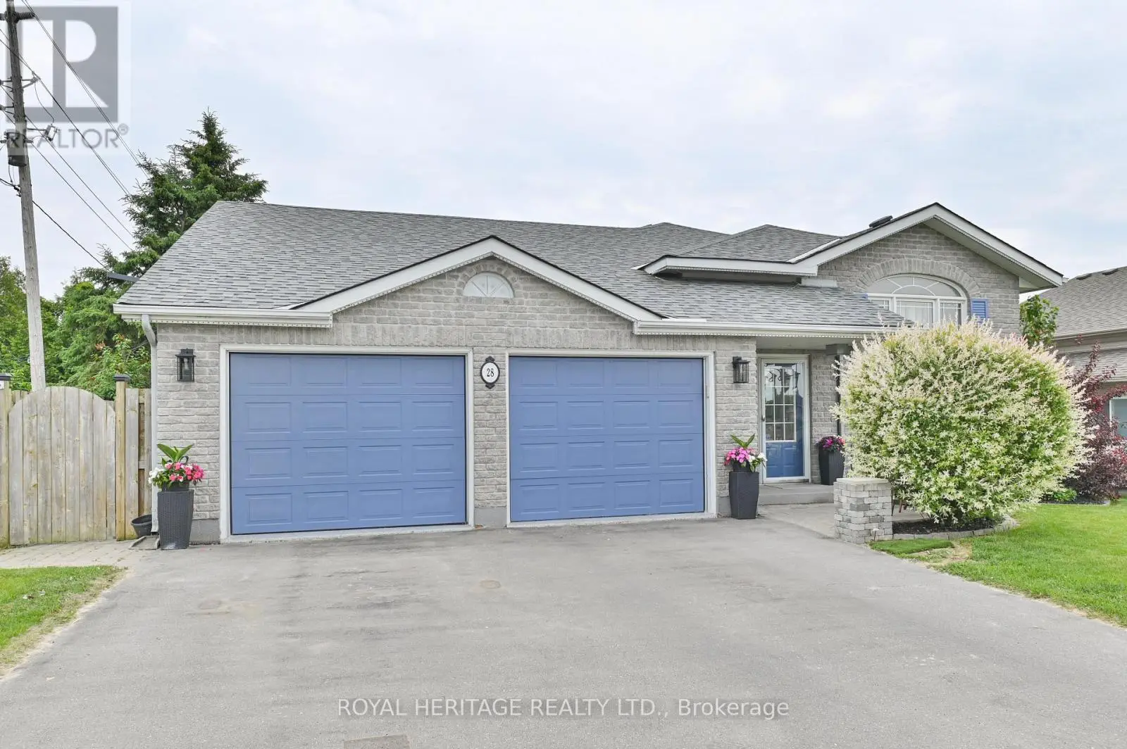 28 Belvedere Road, Quinte West, Ontario  K8V 4B1 - Photo 2 - X12222870