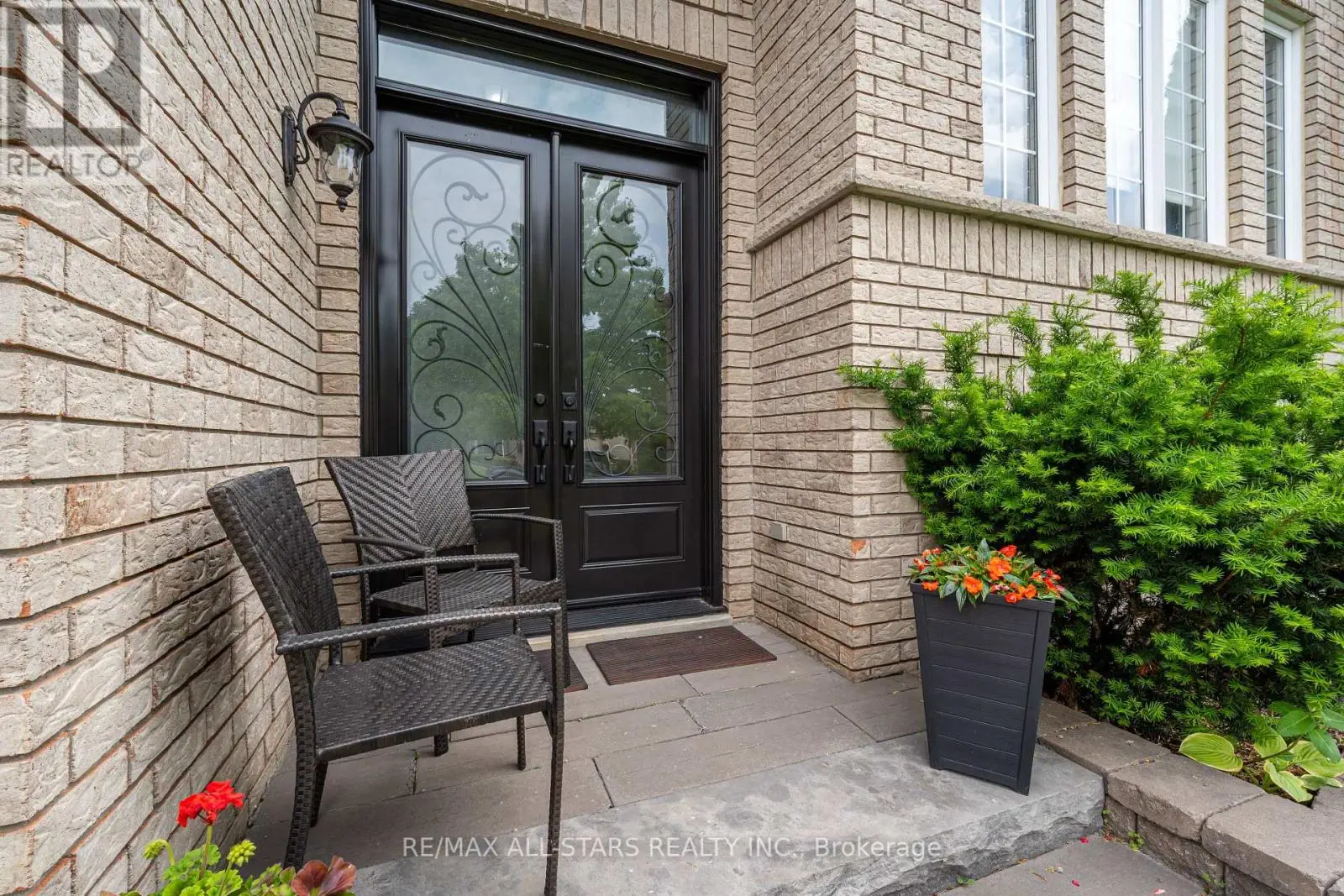 28 Baxter Place, Port Hope, Ontario  L1A 4J6 - Photo 2 - X12223188