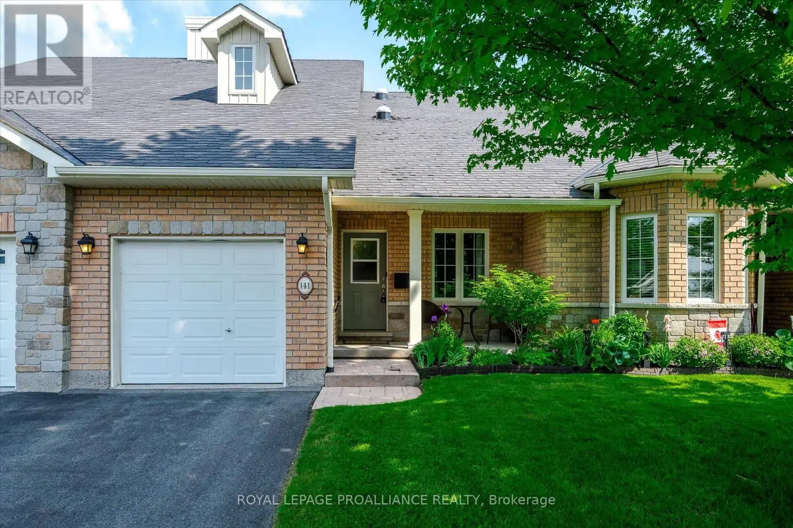 141 Village Crescent, Peterborough West, Ontario  K9J 0A9 - Photo 1 - X12223319