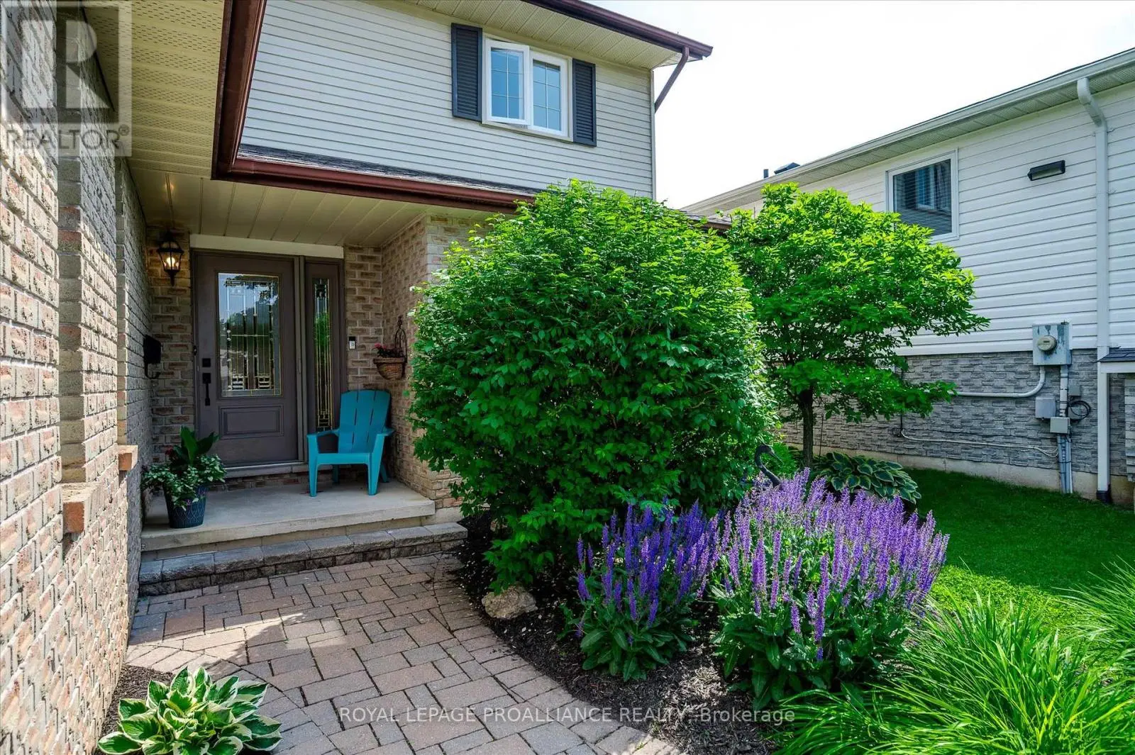 2112 Lorraine Drive, Peterborough North, Ontario  K9L 1X4 - Photo 2 - X12223325