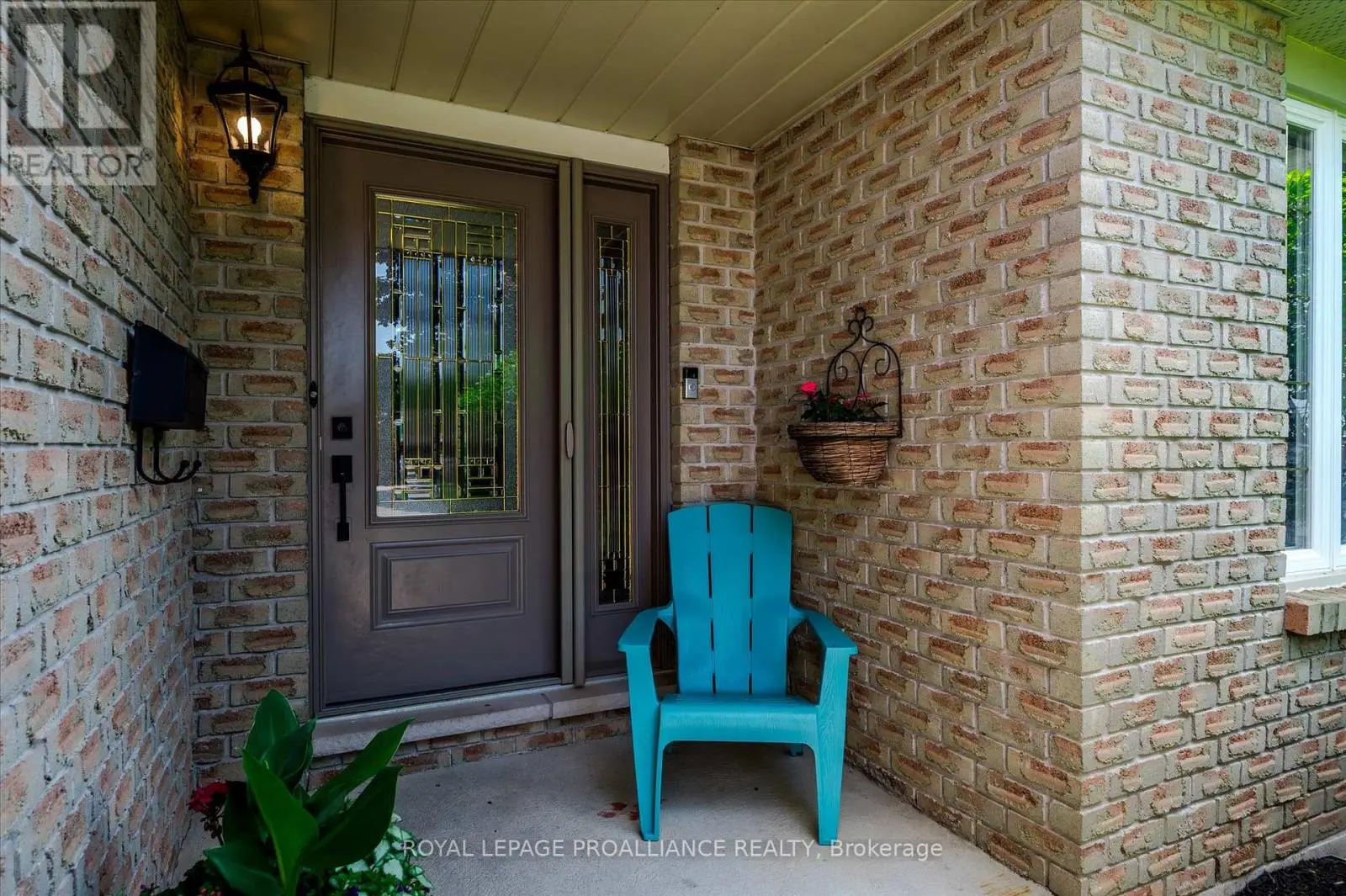 2112 Lorraine Drive, Peterborough North, Ontario  K9L 1X4 - Photo 3 - X12223325