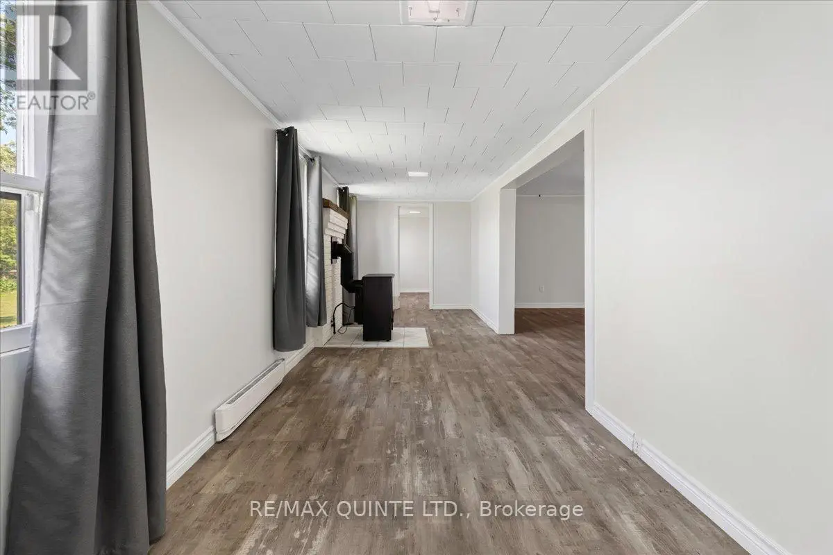 20 County Road 17, Prince Edward County, Ontario  K0K 2T0 - Photo 3 - X12223401