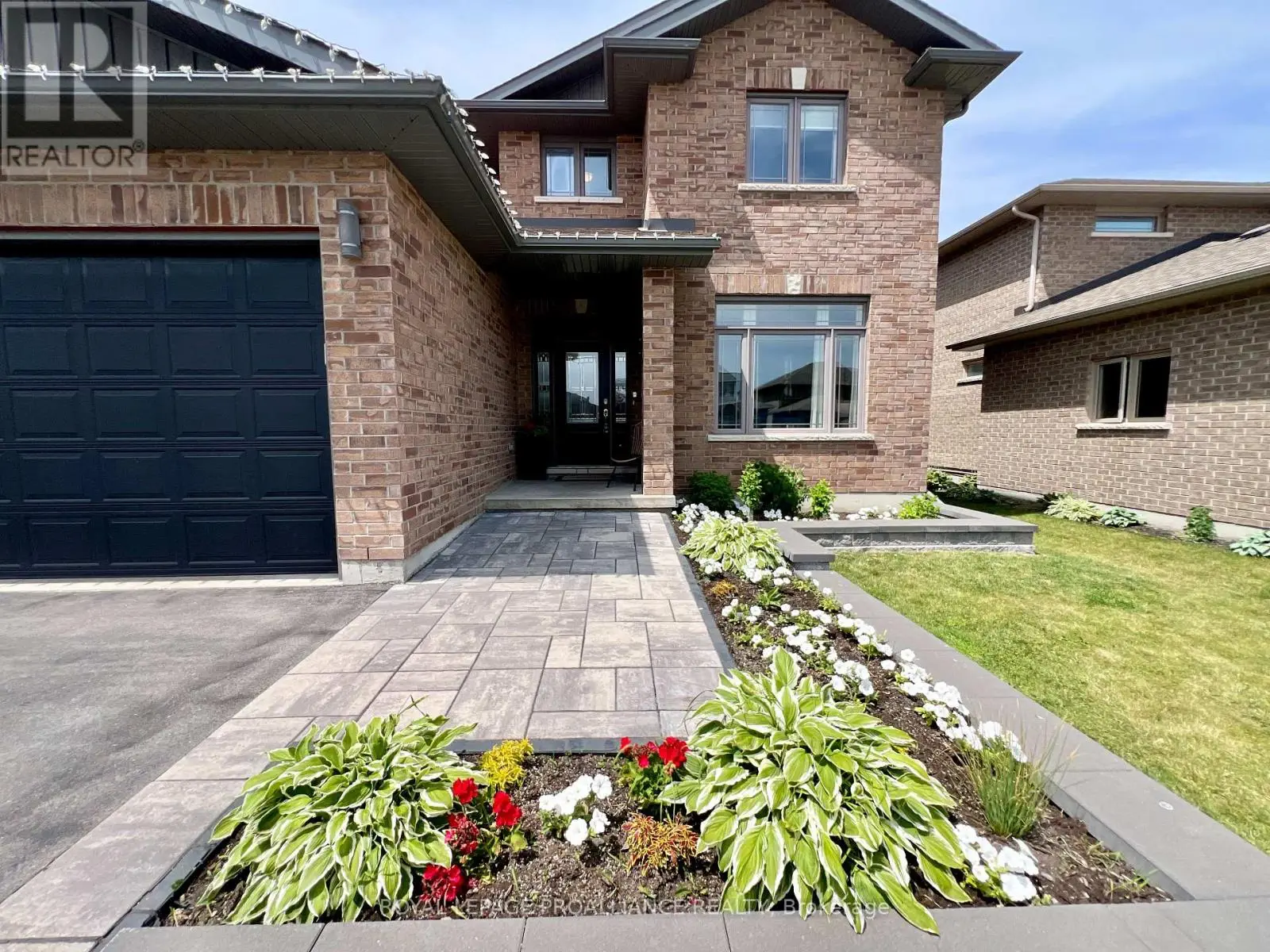 32 Vertis Court, Belleville, Ontario  K8N 0C9 - Photo 2 - X12223406