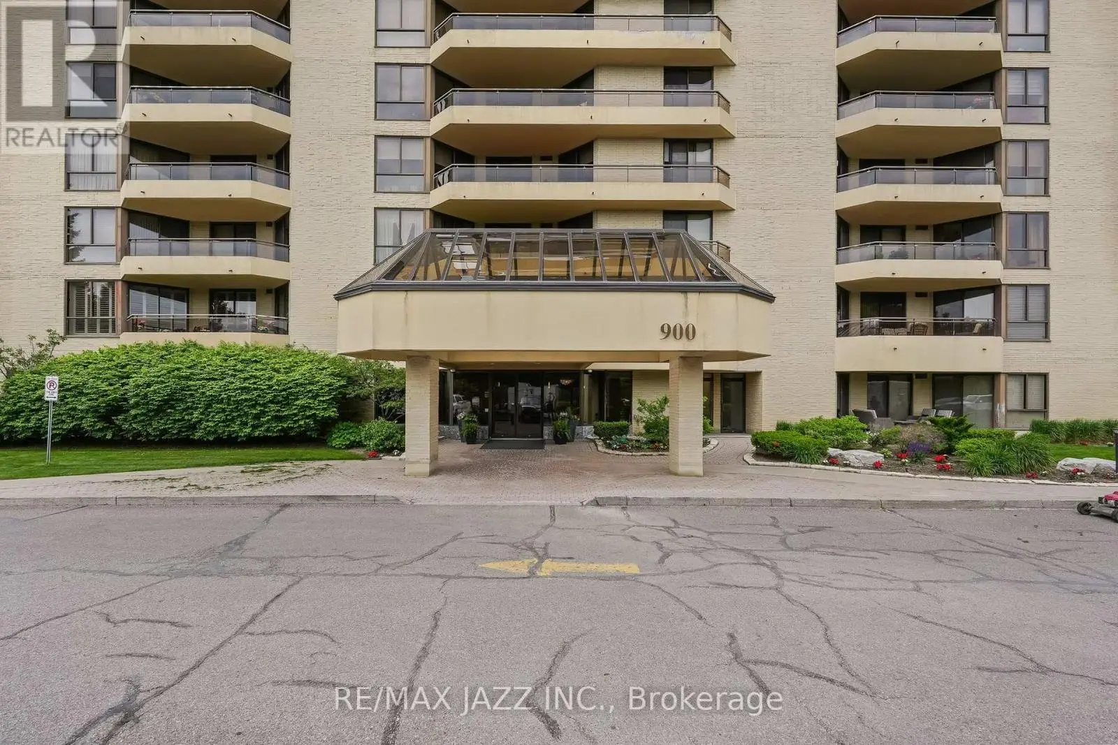 404 - 900 Wilson Road N, Oshawa, Ontario  L1G 7T2 - Photo 3 - E12223558