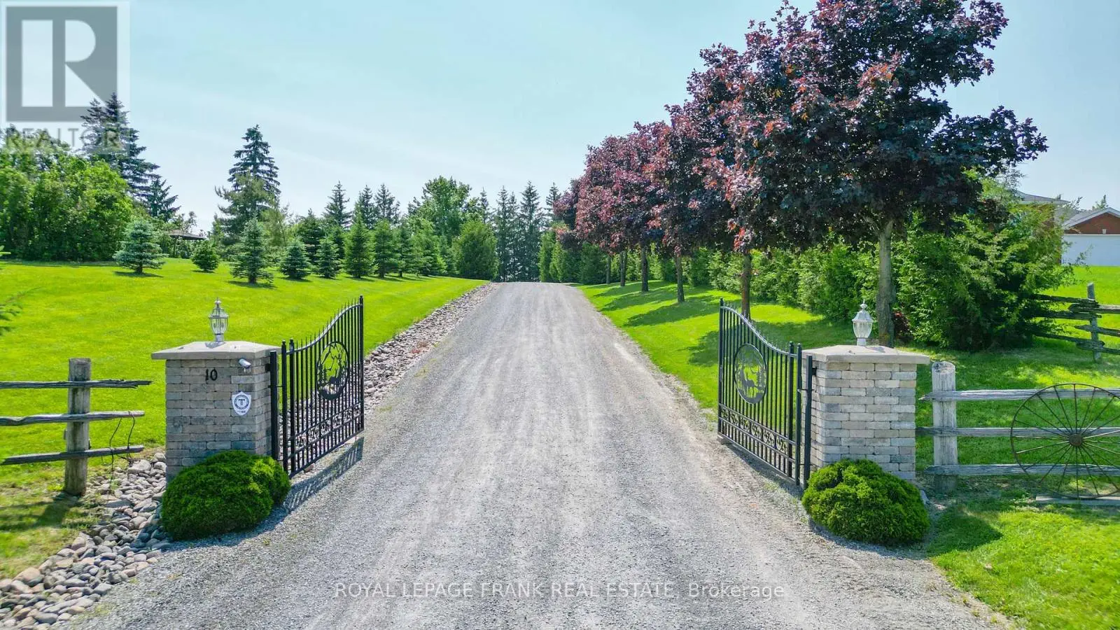 10 Cityview Heights, Kawartha Lakes, Ontario  K0L 1K0 - Photo 3 - X12223520