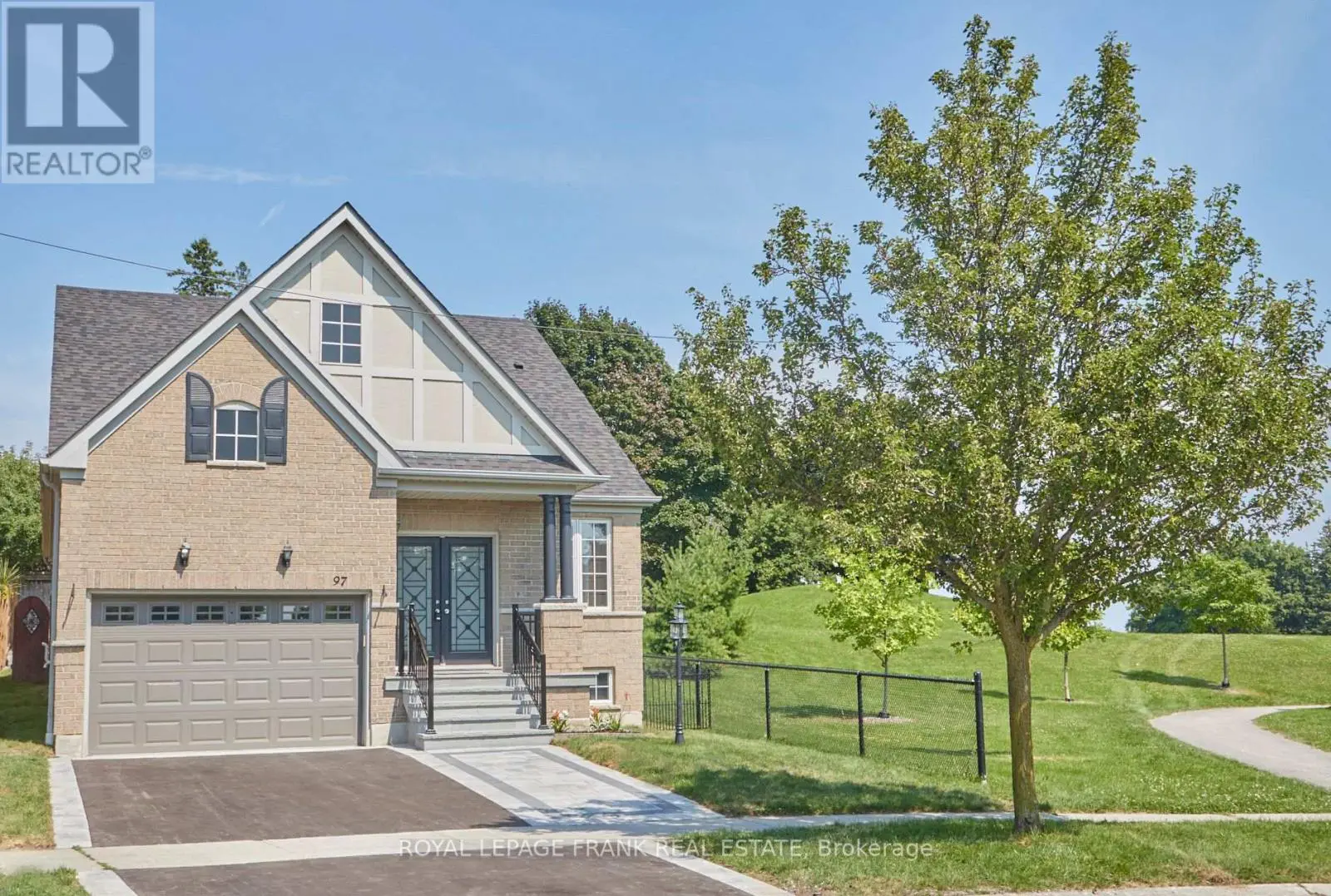 97 Mackey Drive, Whitby, Ontario  L1P 1R5 - Photo 2 - E12223863