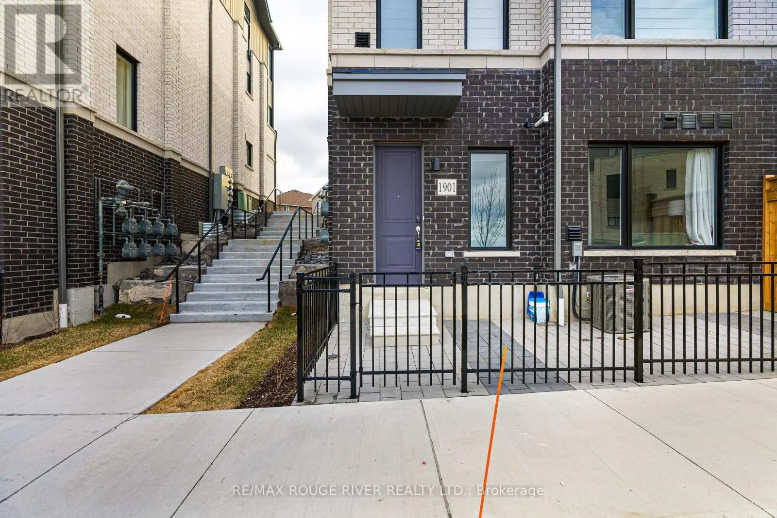1901 - 160 Densmore  Road, Cobourg, Ontario  K9A 0X8 - Photo 3 - X12223810