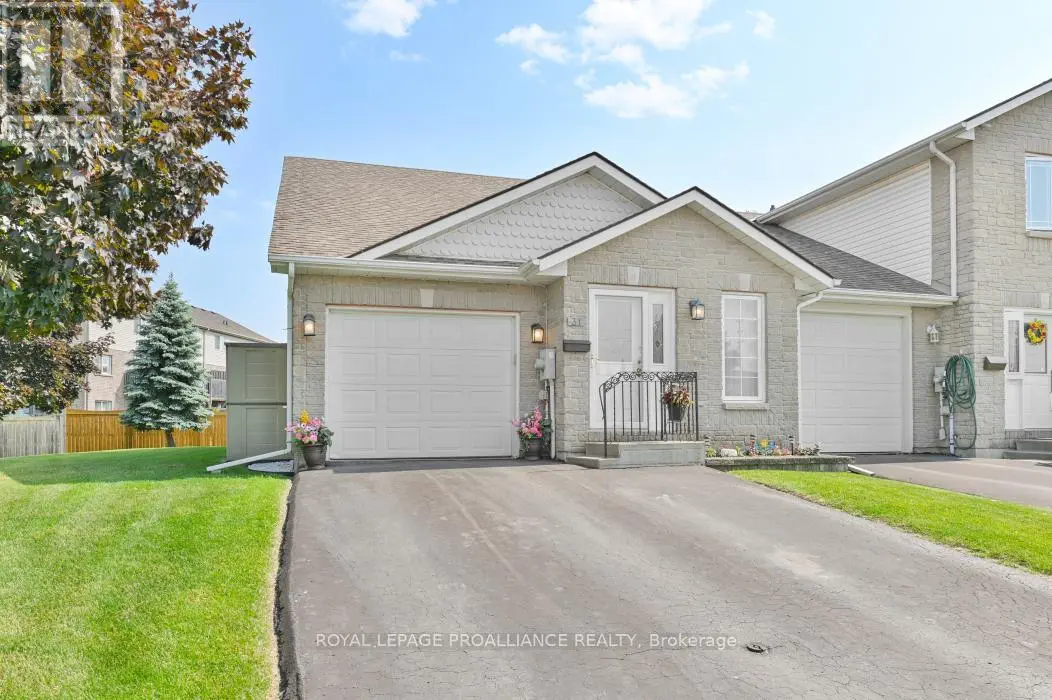 31 Alder Court, Belleville, Ontario  K8P 5L5 - Photo 2 - X12223868
