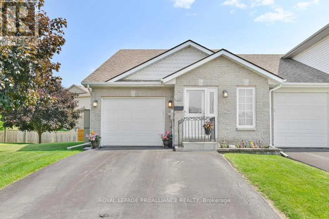 31 Alder Court, Belleville, Ontario  K8P 5L5 - Photo 3 - X12223868