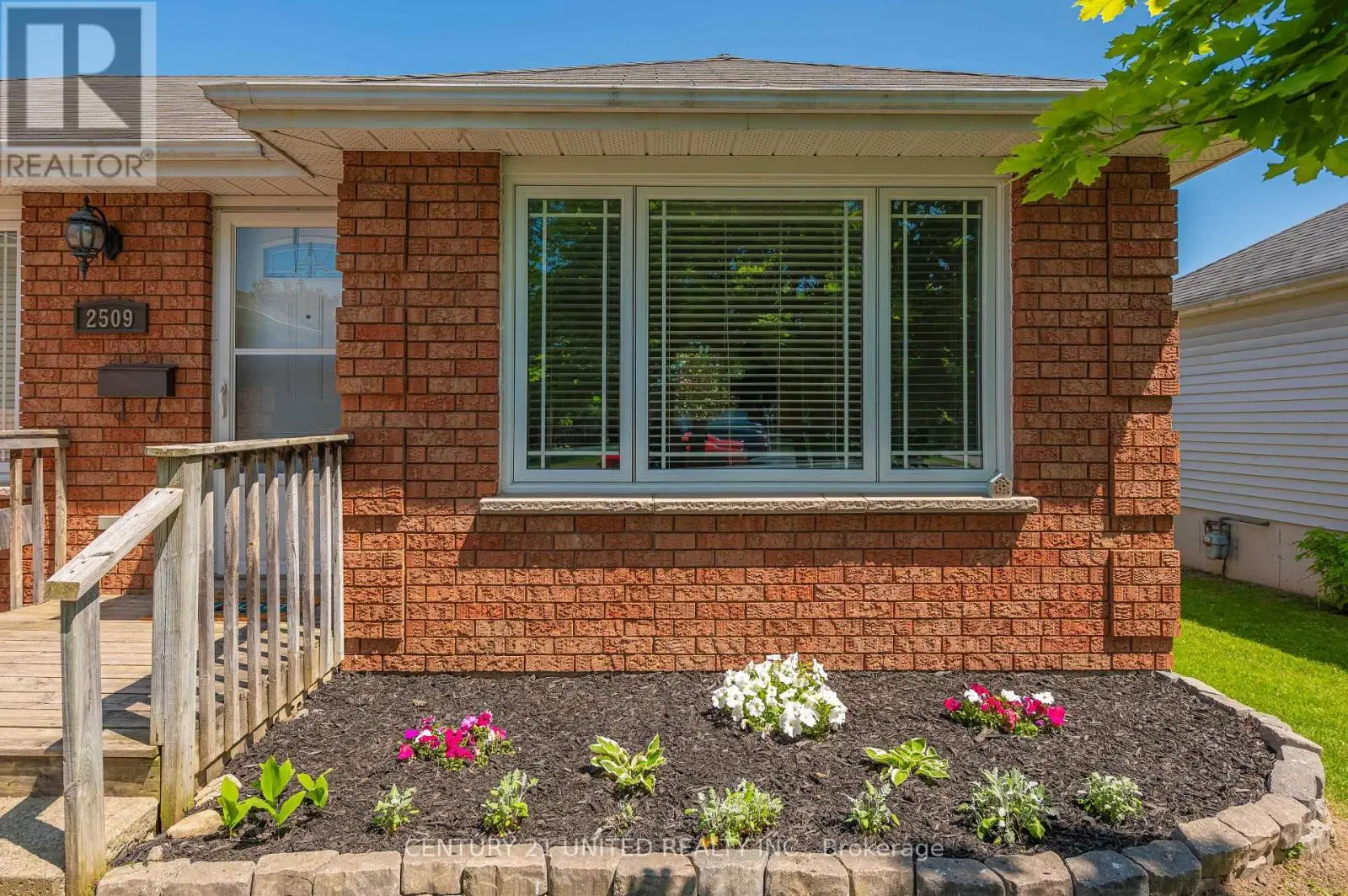 2509 Marsdale Drive, Peterborough East, Ontario  K9L 1Z4 - Photo 3 - X12223983
