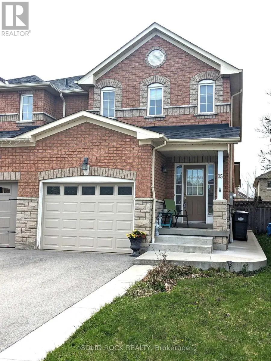 35 Prince Crescent, Brampton, Ontario  L7A 2C8 - Photo 3 - W12044363