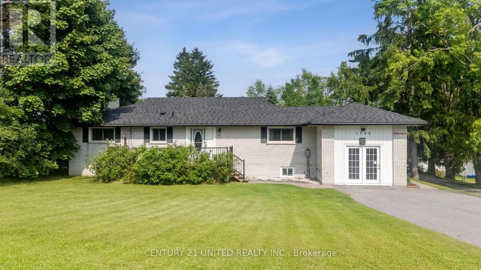1749 Youngs Point Road, Selwyn, Ontario  K0L 2H0 - Photo 1 - X12226393