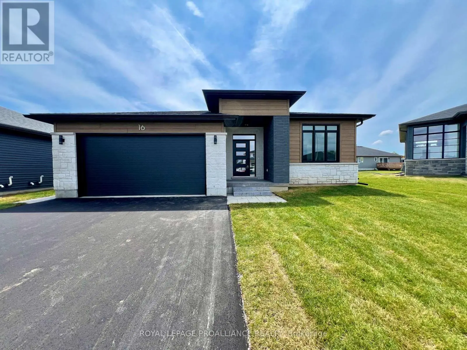 16 Horton Court, Belleville, Ontario  K8P 0H3 - Photo 1 - X12226579