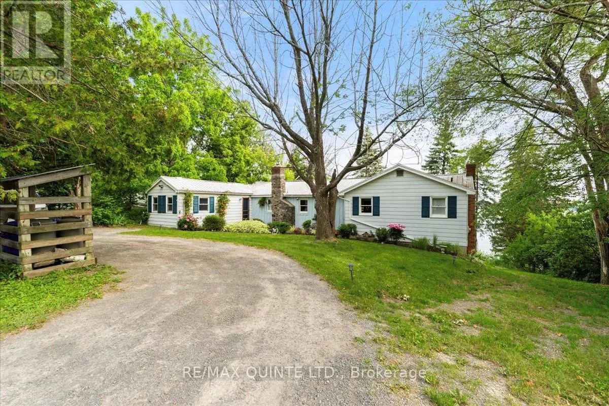 11364 Loyalist Parkway, Prince Edward County, Ontario  K0K 2T0 - Photo 2 - X12226876