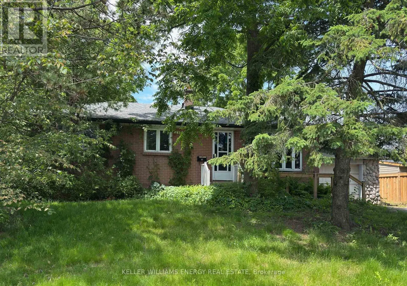 38 Ferguson Avenue, Whitby, Ontario  L1M 1A6 - Photo 1 - E12227802