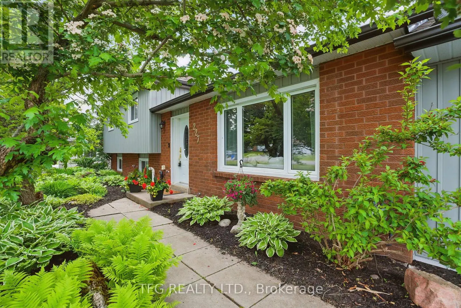227 Corbett Drive, Kawartha Lakes, Ontario  L0A 1K0 - Photo 1 - X12202446