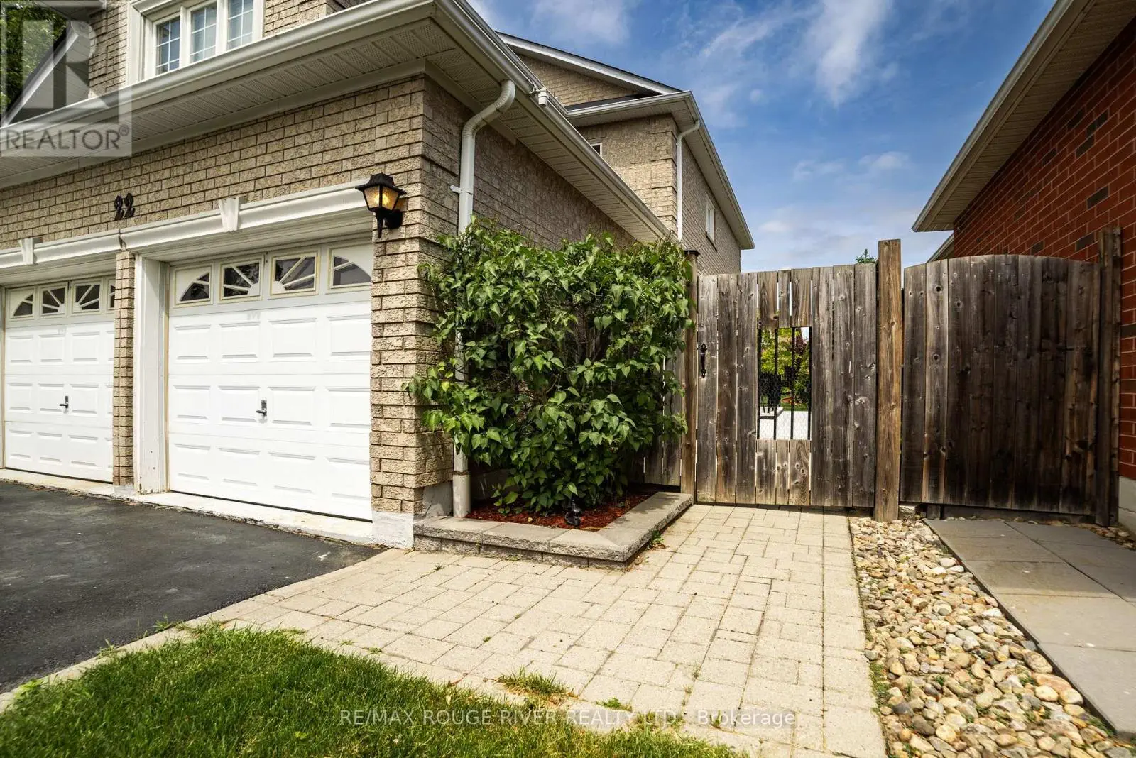 22 Branstone Drive, Whitby, Ontario  L1R 3B6 - Photo 2 - E12163718