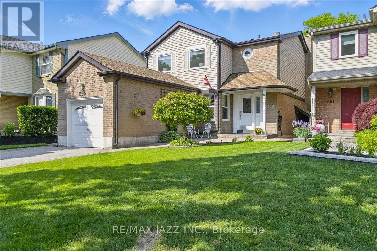 653 Cowan Circle, Pickering, Ontario  L1W 3K6 - Photo 2 - E12214966
