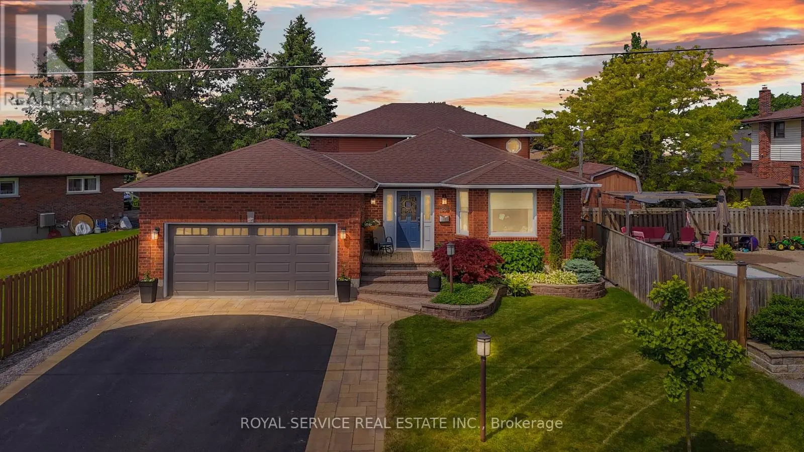 88 Simpson Avenue, Clarington, Ontario  L1C 2J1 - Photo 1 - E12228365