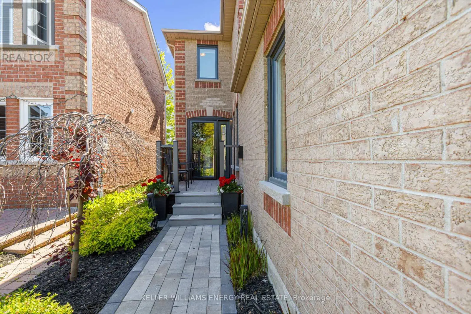 79 Old Colony Drive, Whitby, Ontario  L1R 2A4 - Photo 2 - E12228642