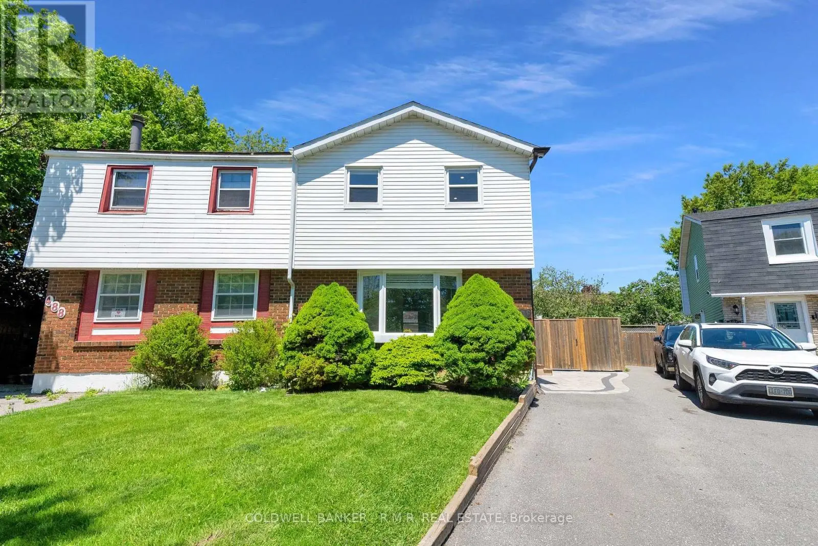 486 Neptune Court, Oshawa, Ontario  L1J 6E1 - Photo 3 - E12228658