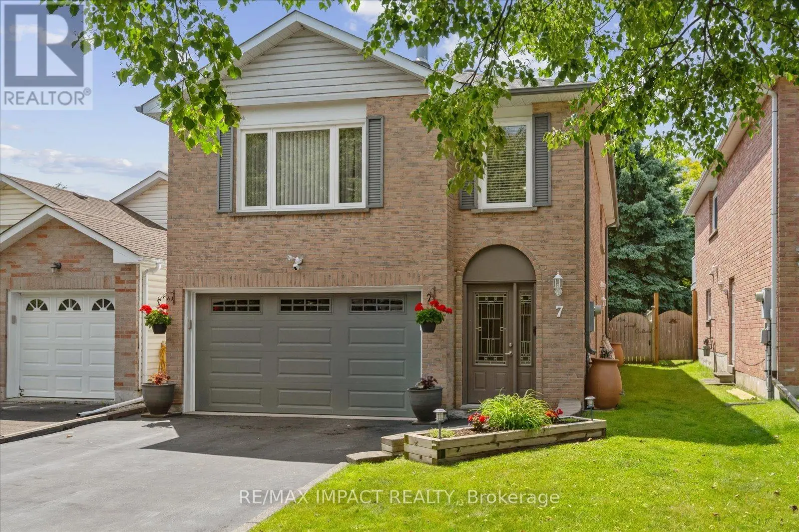 7 Farncomb Crescent, Clarington, Ontario  L1C 4L5 - Photo 1 - E12228805