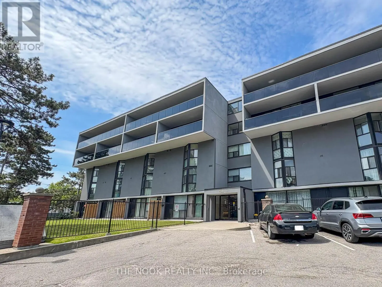 406 - 454 Centre Street S, Oshawa, Ontario  L1H 4C2 - Photo 1 - E12228820