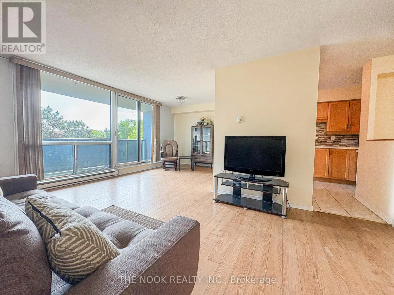 406 - 454 Centre Street S, Oshawa, Ontario  L1H 4C2 - Photo 3 - E12228826
