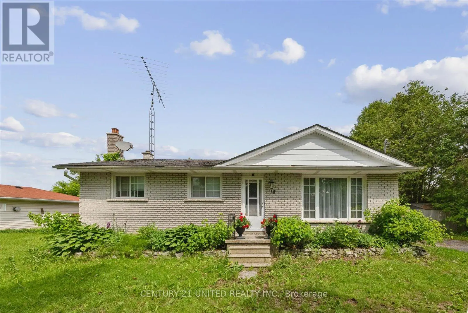 18 Cedarview Drive, Kawartha Lakes, Ontario  K0L 2W0 - Photo 1 - X12228879