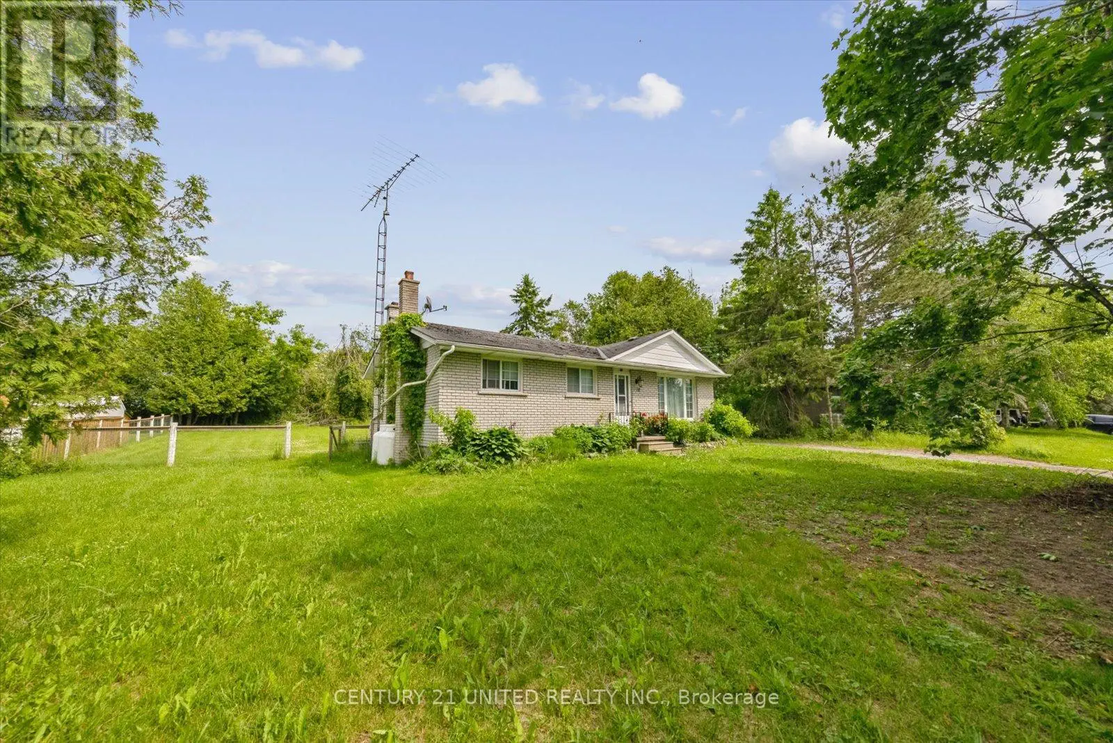 18 Cedarview Drive, Kawartha Lakes, Ontario  K0L 2W0 - Photo 2 - X12228879