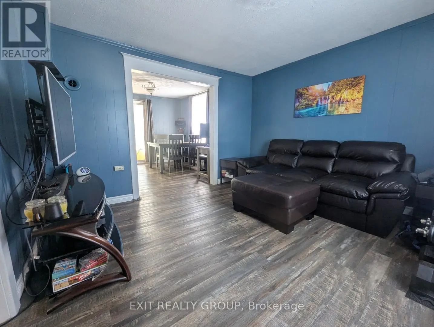 17 Meyers Street, Quinte West, Ontario  K8V 1W5 - Photo 3 - X12228977