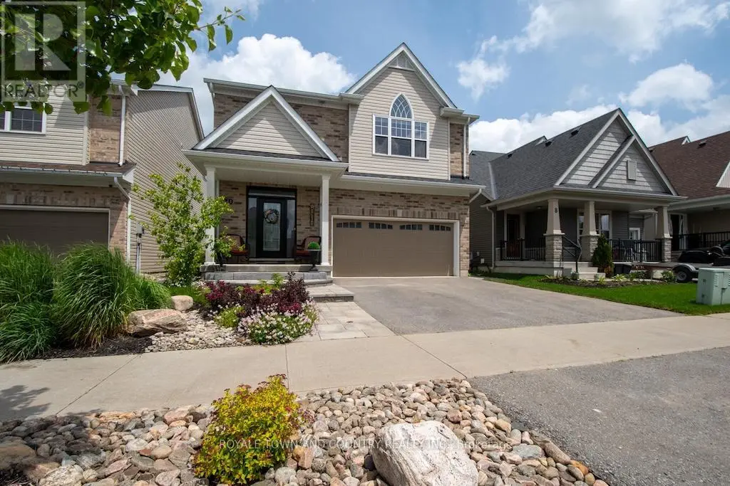 10 Silverbrook Avenue, Kawartha Lakes, Ontario  K9V 0L9 - Photo 2 - X12229134