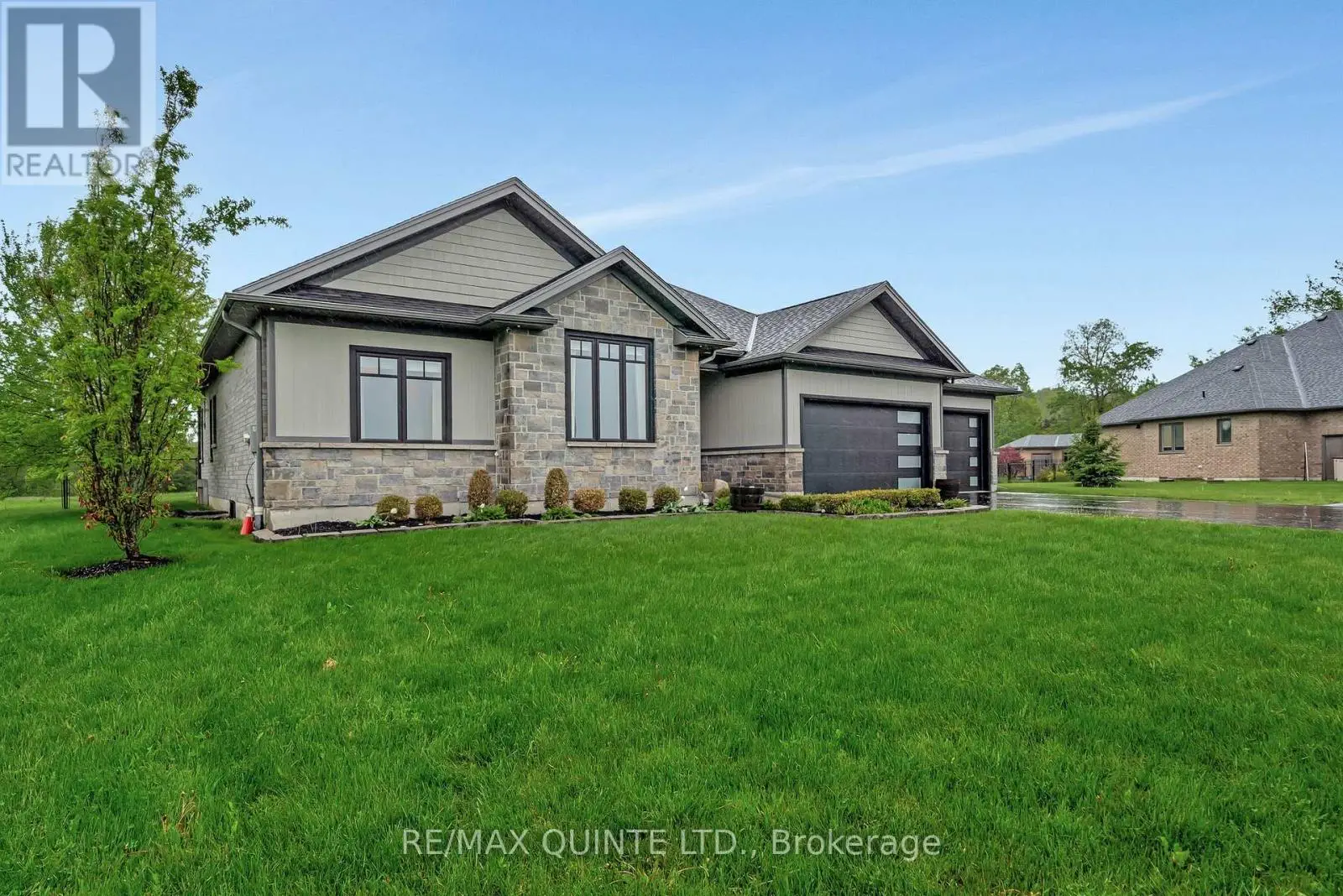 39 Woodland Trail, Prince Edward County, Ontario  K8N 4Z1 - Photo 2 - X12229195