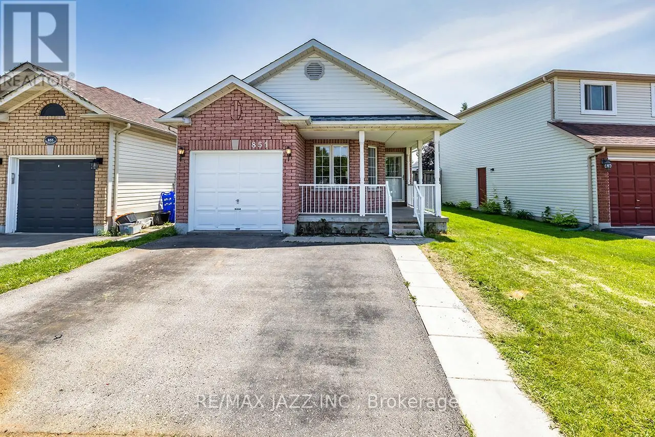 851 Grandview Street N, Oshawa, Ontario  L1K 2E2 - Photo 1 - E12229214