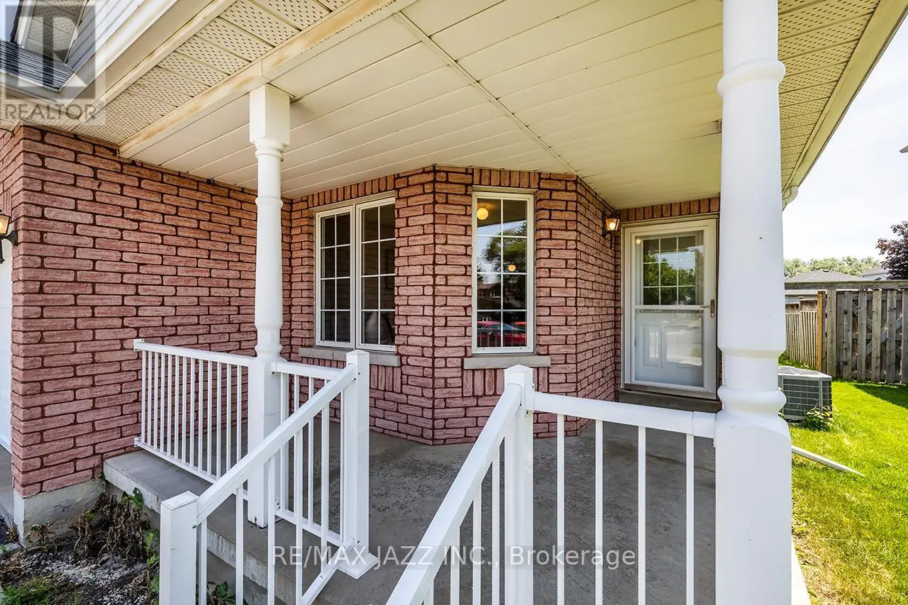 851 Grandview Street N, Oshawa, Ontario  L1K 2E2 - Photo 3 - E12229214