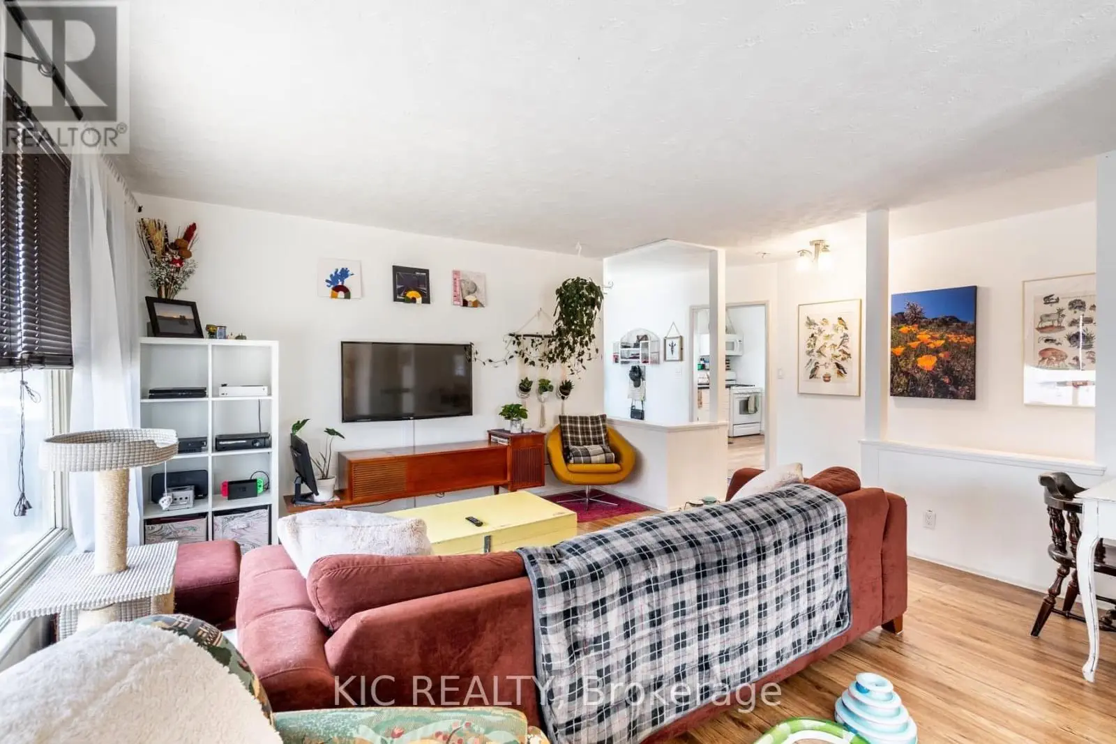 196 Hunter Street E, Peterborough East, Ontario  K9H 1G8 - Photo 2 - X12229227