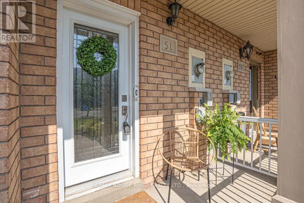 51 Plantation Court, Whitby, Ontario  L1P 1R1 - Photo 2 - E12229401