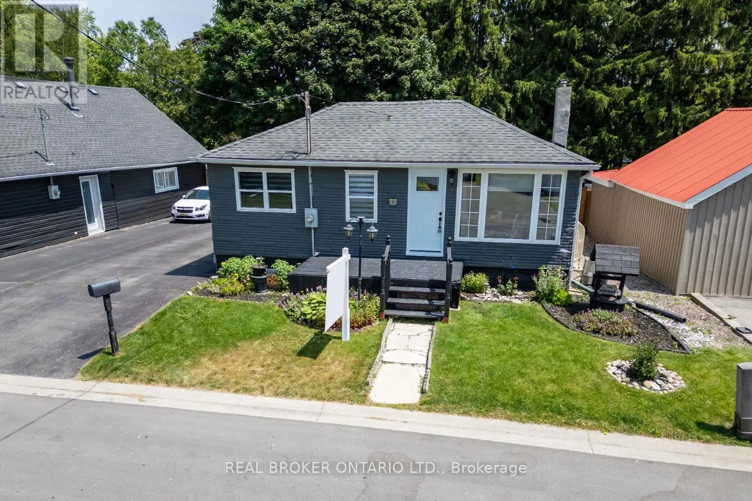 3 Lambs Lane, Clarington, Ontario  L1C 3E9 - Photo 3 - E12229878